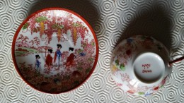 Tasse à Thé Et Sa Sous-tasse En Porcelaine - Made In Japan - Aziatische Kunst