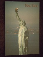 New-York  , A 90 - Statue De La Liberté