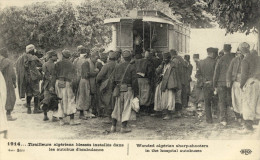 CPA (autobus  Theme B Paris)   Guerre 14-18 Tirailleurs Algerien Blessés Installés Dans Les Autobus D Ambulance - Bus & Autocars