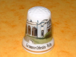 Dé à Coudre En Porcelaine - VICHY La Source Célestin - E19 - Thimbles