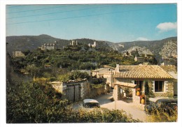 84 - Oppede Le Vieux -Ancienne Cité Romaine Couronnée Par Un Château. Au Premier Plan Le Gite -Editeur: Photoguy N° K619 - Oppede Le Vieux