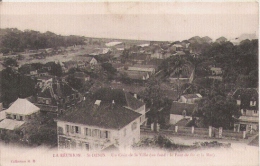 LA REUNION ST DENIS UN COIN DE LA VILLE (AU FOND LE PONT DE FER ET LA MER) - Saint Denis