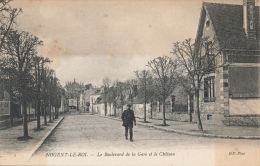 ( CPA 28 )  NOGENT LE ROI  / Le Boulevard De La Gare Et Le Château - - Nogent Le Roi