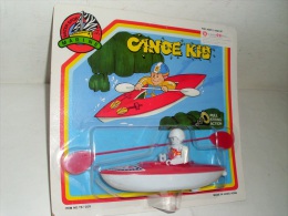 Marine - CANOE  KID - Toy Memorabilia