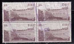 Ireland Used Scott #556 Block Of 4 5pd Central Bus Station, Dublin 1953 - Upper Right Corner Creased - Blokken & Velletjes