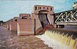 Mississippi Dam No 15 Davenport Iowa - Davenport