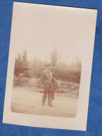 CPA Photo - VILLERS BRETONNEUX - Homme Sur Une Route à Identifier - 20 Mai 1923 - Villers Bretonneux