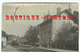 87 - SAINT PRIEST TAURION - RARE < CARTE PHOTO - ARRIVEE Du TRAIN En GARE - CHEMIN De FER - TRAIN - BAHN - BAHNHOF - Saint Priest Taurion