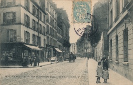 ( CPA PARIS 7 )  RUE DE GRENELLE, PRISE DE LA RUE VALADON   / - Arrondissement: 07