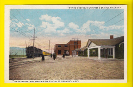 TRAIN = THE OLYMPIAN AT SUB-STATION PIEDMONT MONTANA * ON THE CHICAGO MILWAUKEE & ST PAUL RAIWAY Trein Locomotive 2499 - Autres & Non Classés