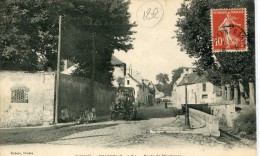 CPA 95 ROISSY EN FRANCE ROUTE DE MAUBEUGE 1913 Attelage - Roissy En France