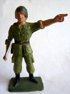 SOLDAT FIGURINE FIG STARLUX 1968 CAPITAINE CARTE SOUS LE BRAS 5365  ETAT MAJOR - Starlux