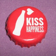 Coca-cola - Bottle Cap / Magnet - Kiss Happiness, Croatia, 2015. - Petten