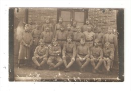 Carte Photo Militaria : Groupe De Soldats -  Lieu à Déterminer - Regiments