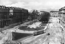 01574 "TORINO - PIAZZA STATUTO". ANIMATA AUTO ANNI '40 TRAMWAY STAZ. TORINO/RIVOLI. CART. ORIGINALE. NON SPEDITA. - Plaatsen & Squares