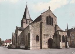 CP  58  ST -PIERRE - Le -MOUTIER     581439     L'église   ( Gros  Plan ) - Saint Pierre Le Moutier