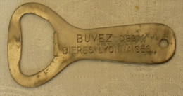 Ancien Décapsuleur Métal BUVEZ DES BIERES LYONNAISES - Bière - Flessenopener