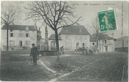 15 - ARPAJON-SUR-CERE - Grande PLace - Automobile -  Hôtel Du Midi Delmas - Ecole Libre (TBE) - Arpajon Sur Cere