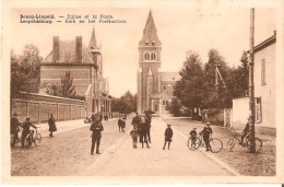 LEOPOLDSBURG (3581) : KERK EN HET POSTKANTOOR - EGLISE ET LA POSTE. CPA TRES ANIMEE. - Leopoldsburg