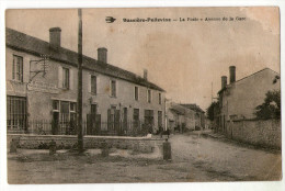 CPA   87   BUSSIERE POITEVINE      LA POSTE    ET AVENUE DE LA GARE - Bussiere Poitevine