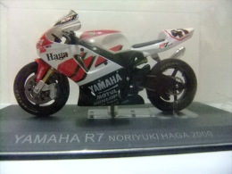 MOTO YAMAHA R7 NORIYUKI HAGA 2000 CON SU CAJA ORIGINAL - Motorfietsen