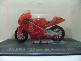MOTO GILERA 125 MANUEL POGGIALI 2001 CON SU CAJA ORIGINAL - Motos
