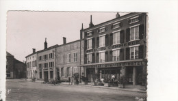 DOMPAIRE - VOSGES - Place Jules Ferry - Café Du Commerce - Dompaire