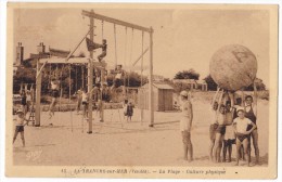 LA TRANCHE SUR MER. - Culture Physique Sur La Plage - Gymnastique