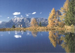 AK Österreich St.Johann Alpen See Bäume / Wald (Herbst) Wanderer - St. Johann Im Pongau