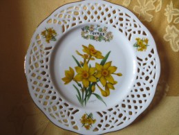 ASSIETTE DECO PORCELAINE SIGNEE - Limoges (FRA)