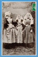 56 - PLUVIGNER -- Jeunes Filles  - Les Trois Coiffes - Pluvigner