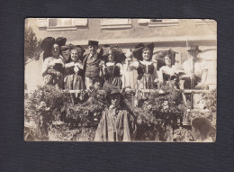 Carte Photo à Situer Probablement Sarre Union ( Fete  Costume Traditionnel Alsacien Archives Famille Wendling Eugene) - Sarre-Union