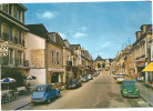 56   GUEMENE  SUR  SCORFF   LE  CENTRE  VILLE  (HOTEL LE BRETAGNE  + VOITURES DONT CITROEN 2 CV  (3 )  DS  1 - Guemene Sur Scorff