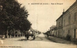 CPA    (49)     ALLONNES  -  Route De Bourgueil  (Attelage) - Allonnes
