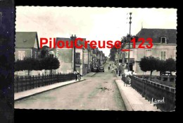 49 Maine Et Loire - CHATEAUNEUF Sur SARTHE - " Rue Nationale - Animation " - Chateauneuf Sur Sarthe