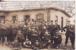 Carte Postale Photo Militaire Allemand ALTES LAGER Kreis Jüterbog-Allemagne-Groupe De Soldats-Soldaten-Kaserne-2 SCANS - Jüterbog