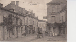 86-les Trois Moutiers    La Grande Rue - Les Trois Moutiers