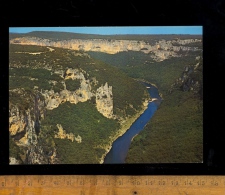 Gorges De L' Ardèche 07 :  Le Rocher De La Cathédrale Vue Panoramique - Vallon Pont D'Arc