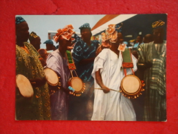 Nigeria Costume Trachten Dundun Drummers At Ceremony 1970 Nice Stamp - Nigeria