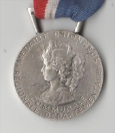 MEDAILLE  D' HONNEUR COMMUNALE REGIONALE DEPARTEMENTALE ATTRIBUEE EN 1992 - France