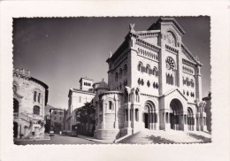 MONACO : La Cathédrale (un Peu Animée, Voitures, ...) - Kathedraal Van Onze-Lieve-Vrouw Onbevlekt Ontvangen