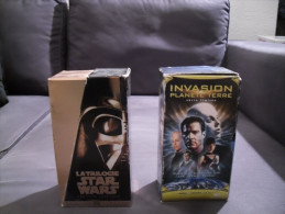 2 SERIES DE CASSETTES VIDEO STARS WARS ET INVASION PLANETE TERRE - Collezioni & Lotti