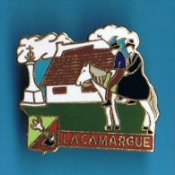 PIN´S //  ** LA CAMARGUE ** . (GF) - Bullfight - Corrida