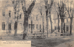 BELGIQUE. BRUNEHAUT.  WEZ PAR OLLAIN.  PENSIONNAT DES DAMES DE ST-CHARLES.  LA COUR DU PENSIONNAT.  BEAU PLAN. - Brunehaut