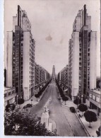 Lyon.. Les "Gratte-Ciel" Avenue Henri Barbusse Hôtel De Ville Voitures - Lyon 8