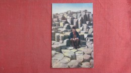 Northern Ireland Postcard Giants Causeway Wishing Chair  Tuck Series  =86 - Andere & Zonder Classificatie