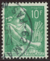 France Yv. N°1046 - 10f Vert Moissonneuse - Oblitéré - 1957-1959 Reaper