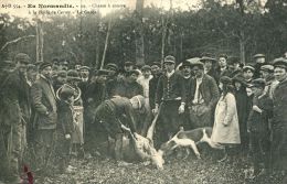 N°46869 -cpa Chasse à Courre En Forêt De Cerisy -la Curée- - Chasse