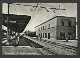 Battipaglia: Interno Stazione Ferroviaria - Battipaglia