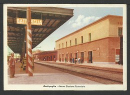 Battipaglia: Interno Stazione Ferroviaria - Battipaglia